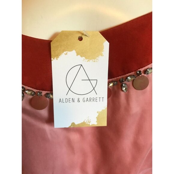 Tory Burch V-Neck Pink Short Sleeve Top W/ Jewel Neckline, Size 0 - Picture 4 of 9